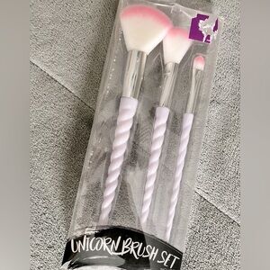 Unicorn 3pc makeup brushes
